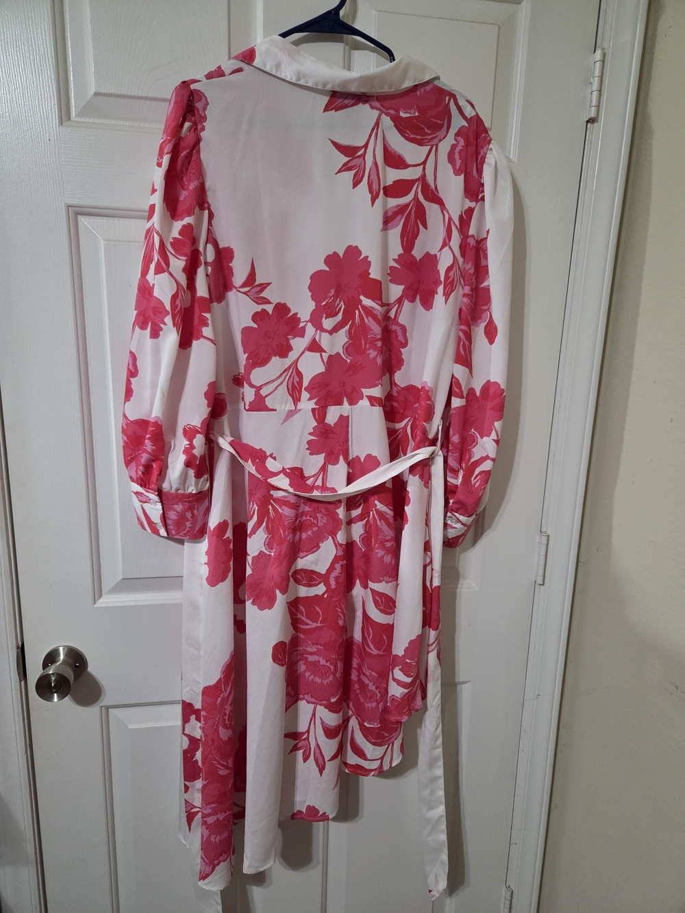 NWOT Sz 18 Ashley Stewart White and Hot Pink Floral HI/LOW Top - Picture 6 of 7